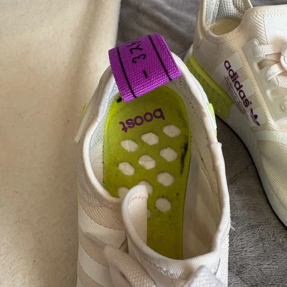 Adidas NMD R1 - Picture 9 of 15